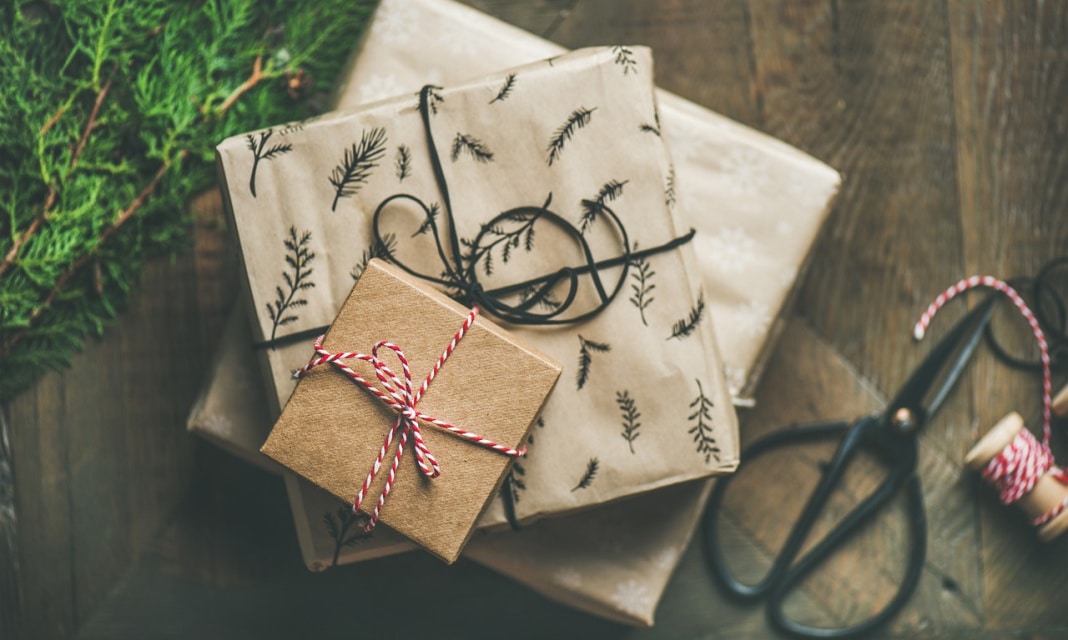 Jak ładnie zapakować prezent świąteczny?
